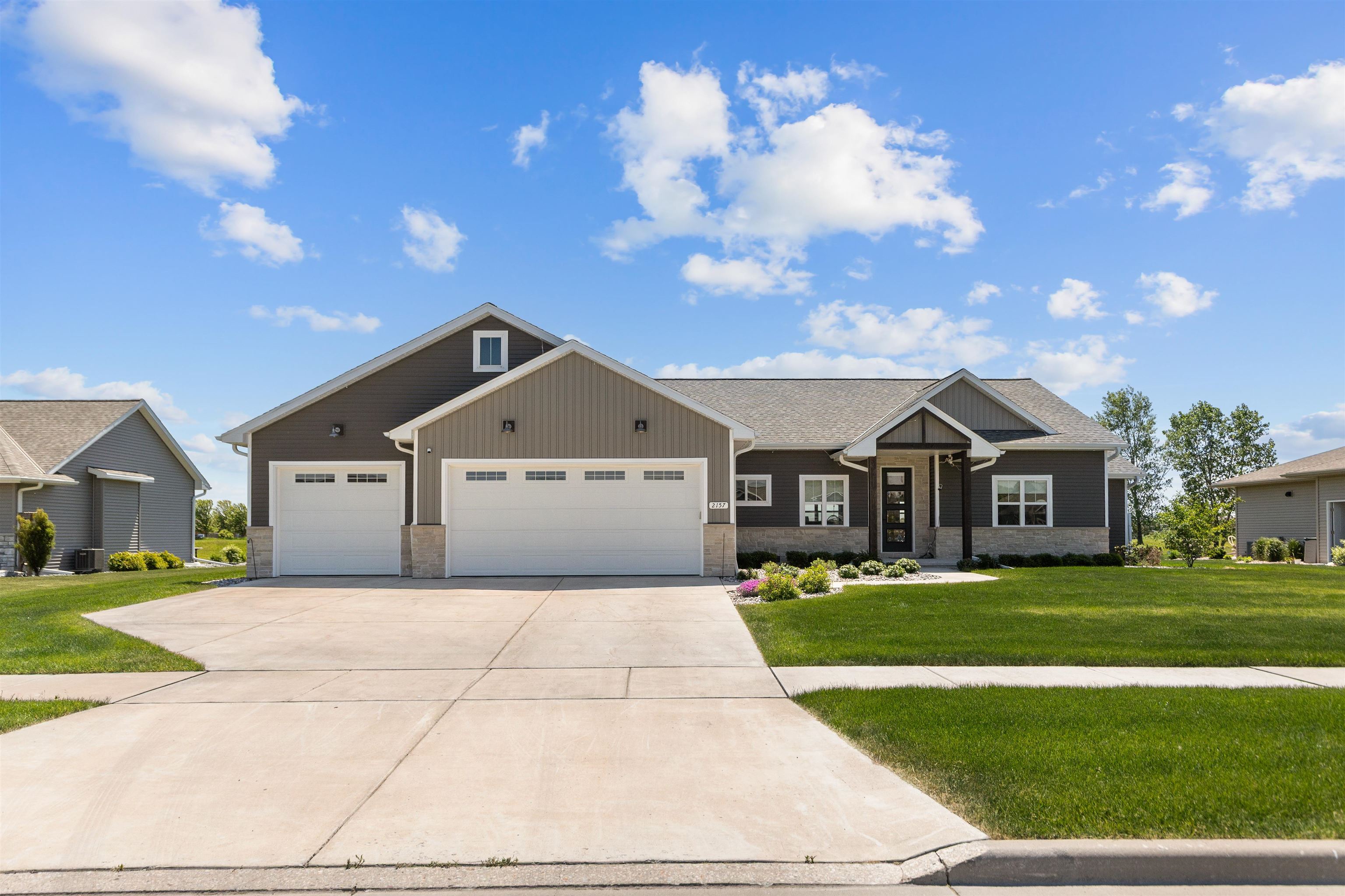 2157 Fox Point Court De Pere, WI 54115 - Photo 6 of 75