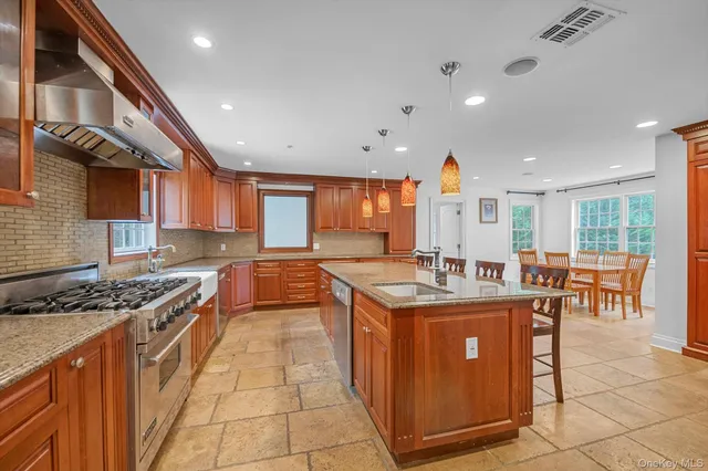 $10,000 | 87 Arleigh Road, Great Neck, NY 11021