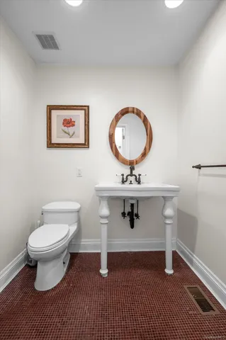 $10,000 | 87 Arleigh Road, Great Neck, NY 11021