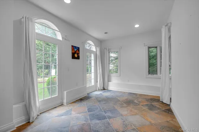 $10,000 | 87 Arleigh Road, Great Neck, NY 11021