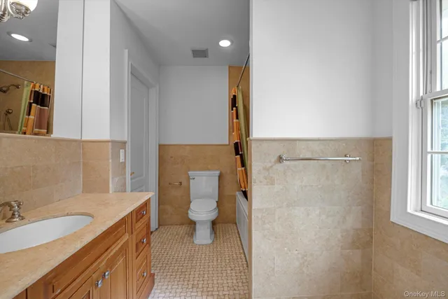 $10,000 | 87 Arleigh Road, Great Neck, NY 11021