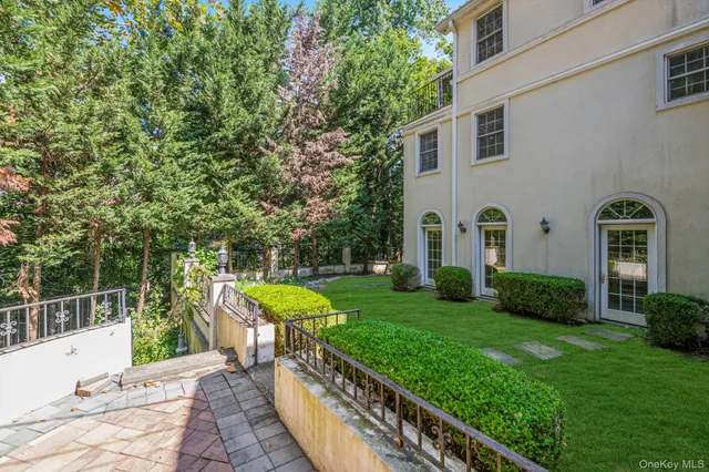 $10,000 | 87 Arleigh Road, Great Neck, NY 11021