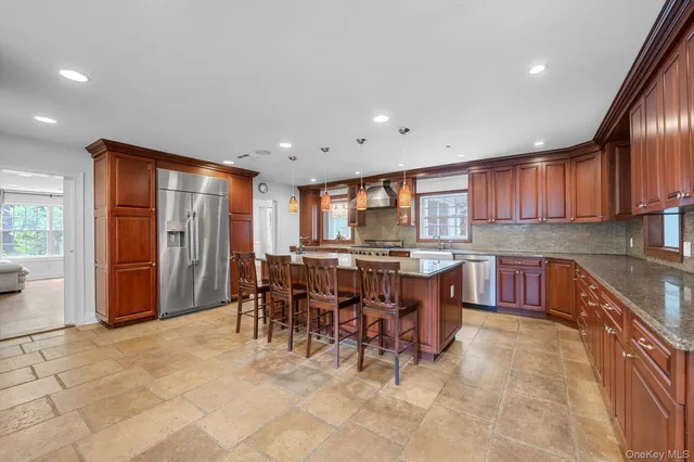 $10,000 | 87 Arleigh Road, Great Neck, NY 11021