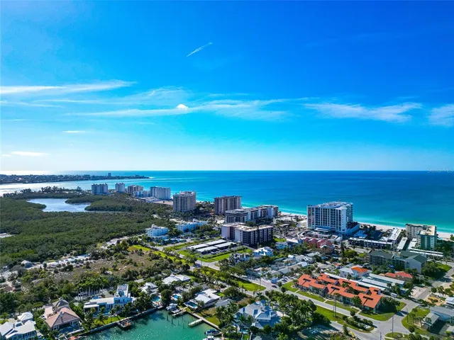 $575,000 | 800 South Boulevard Of The Presidents, Unit 16, Sarasota, FL 34236