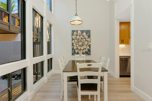 $575,000 | 800 South Boulevard Of The Presidents, Unit 16, Sarasota, FL 34236