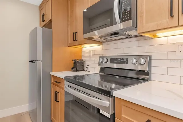 $575,000 | 800 South Boulevard Of The Presidents, Unit 16, Sarasota, FL 34236