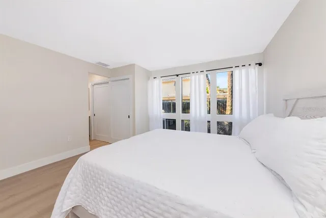 $575,000 | 800 South Boulevard Of The Presidents, Unit 16, Sarasota, FL 34236