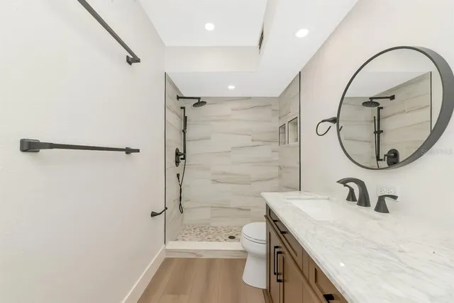 $575,000 | 800 South Boulevard Of The Presidents, Unit 16, Sarasota, FL 34236