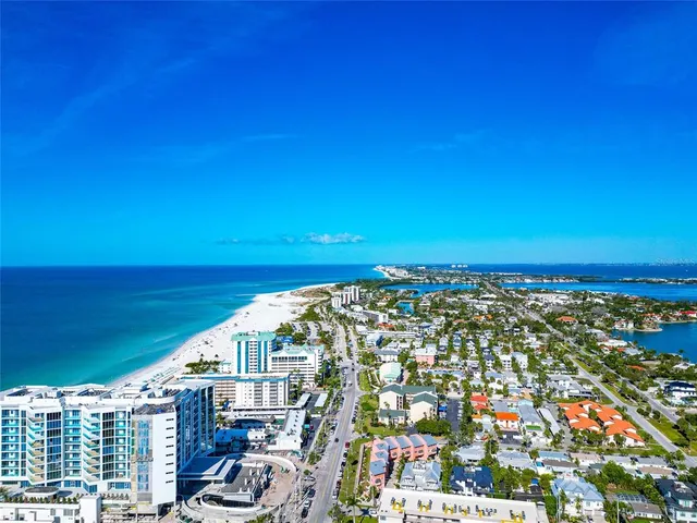 $575,000 | 800 South Boulevard Of The Presidents, Unit 16, Sarasota, FL 34236