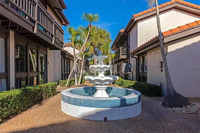$575,000 | 800 South Boulevard Of The Presidents, Unit 16, Sarasota, FL 34236