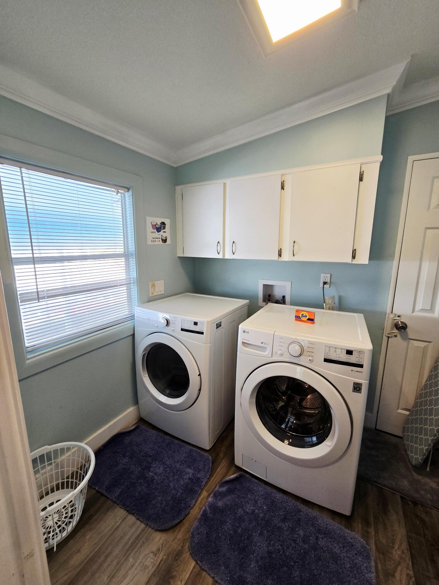 837 91st St Ocean Marathon, FL 33050 - Photo 23 of 27 a utility room with dryer and washer