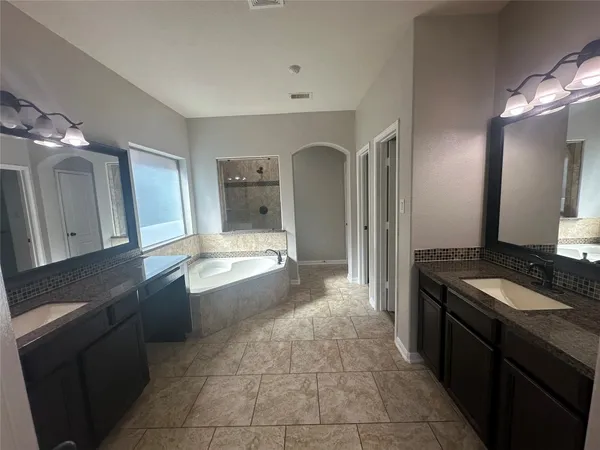 $2,900 | 13102 Spear Trail Court, Rosharon, TX 77583