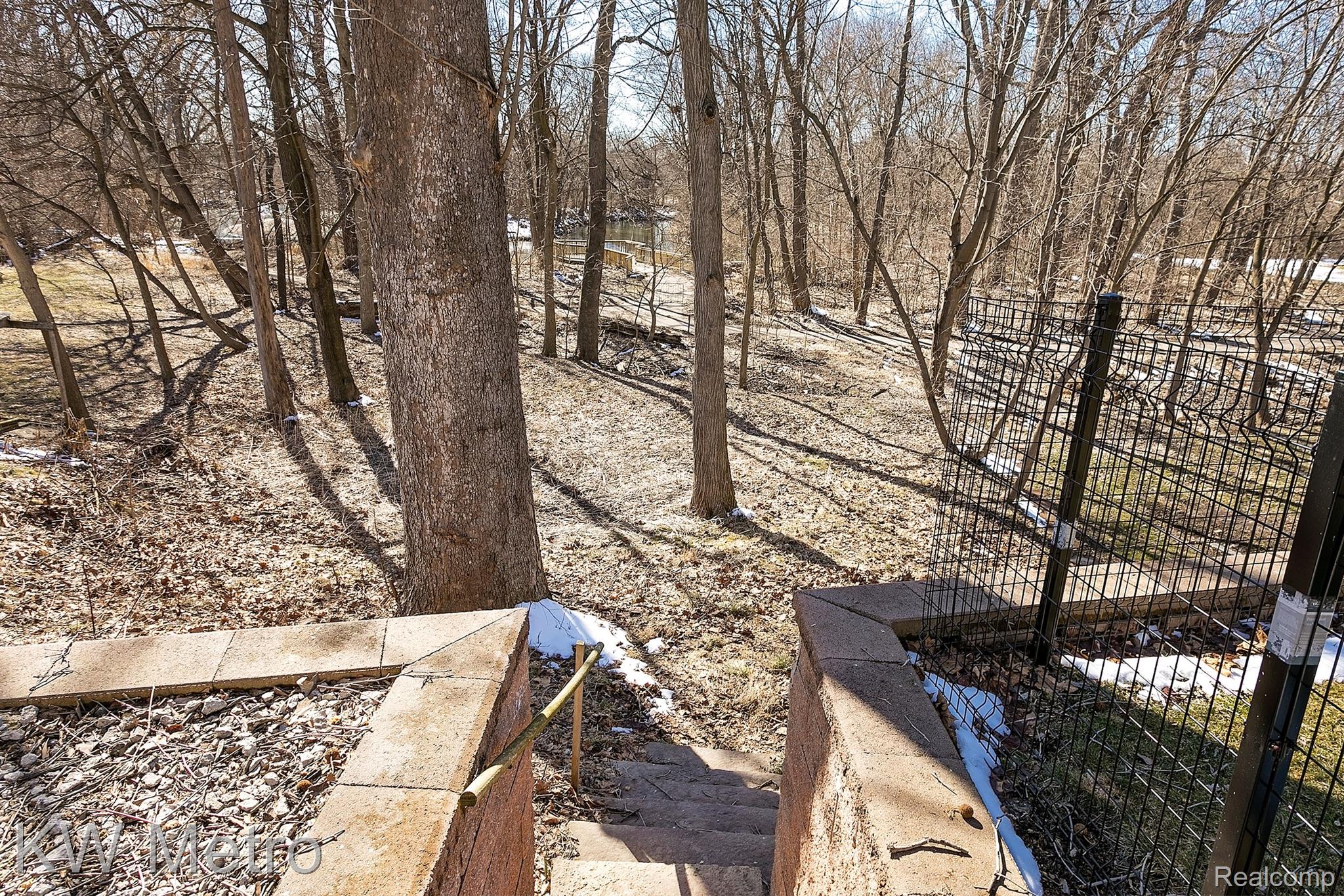 8390 Clinton River Road Sterling Heights, MI 48314 - Photo 38 of 42 Gallery Image 38