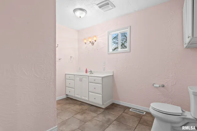 $219,000 | 1536 North Springfield Street, Virden, IL 62690