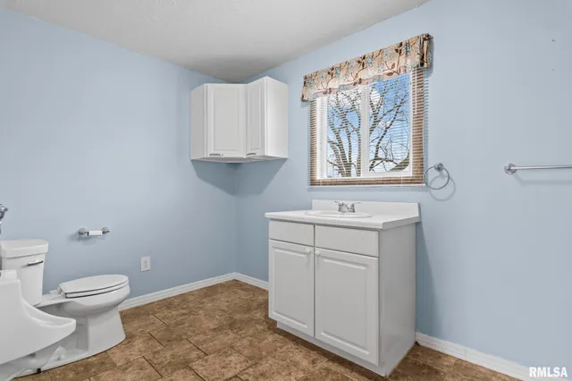 $219,000 | 1536 North Springfield Street, Virden, IL 62690