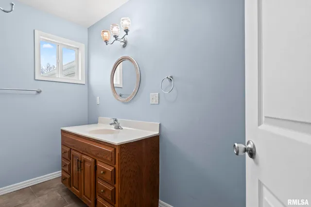 $219,000 | 1536 North Springfield Street, Virden, IL 62690