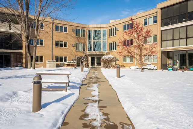 $135,000 | 4360 Brookside Court, Unit 310, Edina, MN 55436