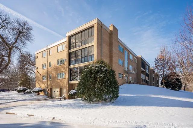 $135,000 | 4360 Brookside Court, Unit 310, Edina, MN 55436