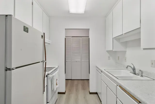 $135,000 | 4360 Brookside Court, Unit 310, Edina, MN 55436