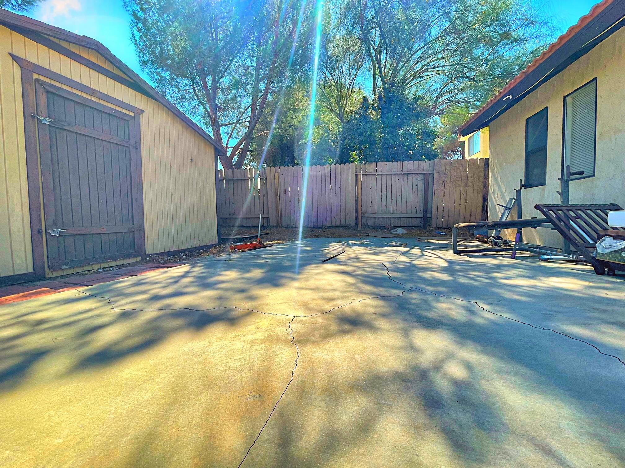 37710 Boxthorn Street Palmdale, CA 93552 - Photo 41 of 43 a backyard of a house