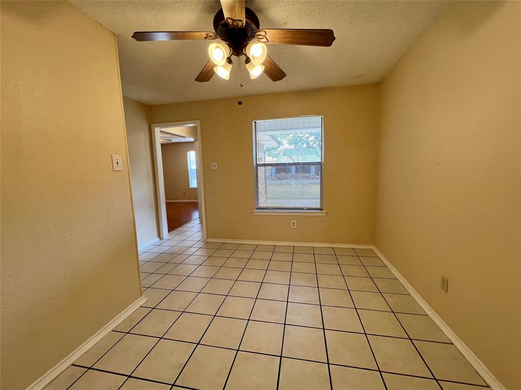 1321 Darr Street Irving, TX 75061 - Photo 5 of 19