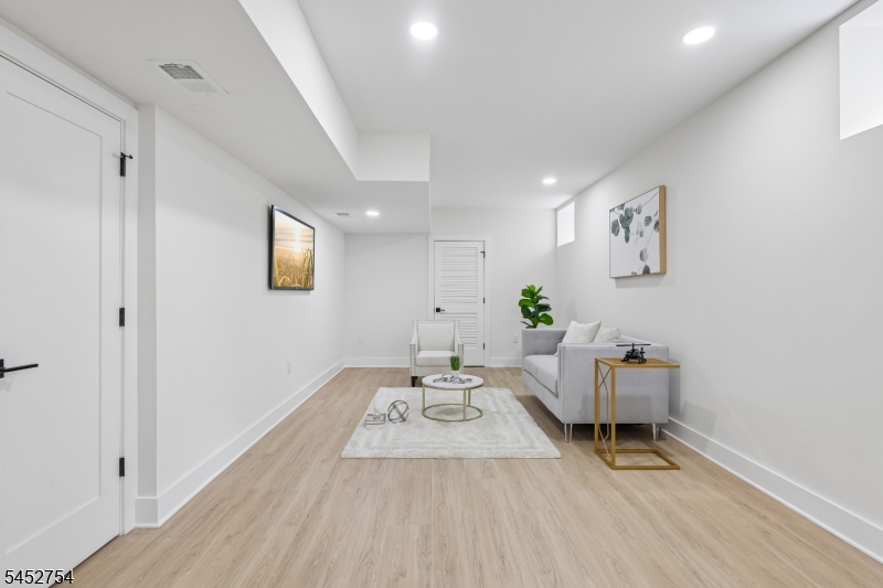 318 Halsey Road Parsippany, NJ 07054 - Photo 36 of 48 Gallery Image 36