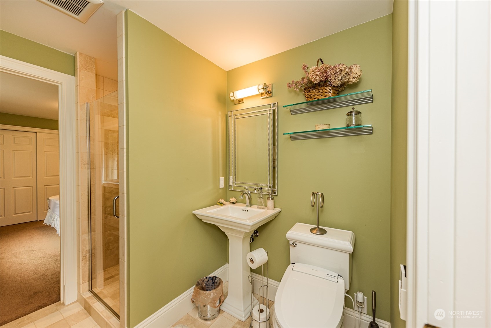 588 Simdars Road Sequim, WA 98382 - Photo 24 of 40 a bathroom with a sink mirror and toilet