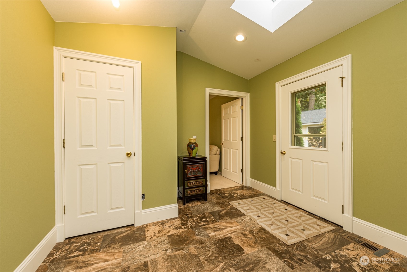 588 Simdars Road Sequim, WA 98382 - Photo 25 of 40 a view of an empty room