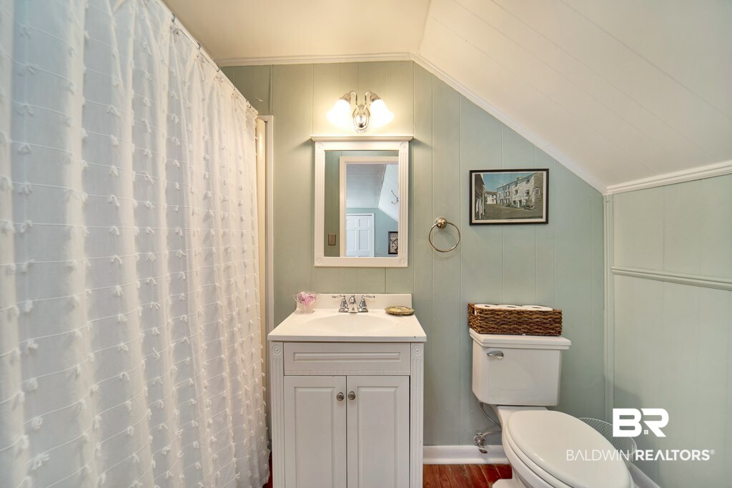 655 Morphy Avenue Fairhope, AL 36532 - Photo 12 of 28 Upstairs Full Bathroom