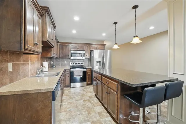 $249,999 | 6833 Northeast 116th Terrace, Kansas City, MO 64156