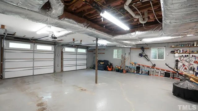 a view of a garage room
