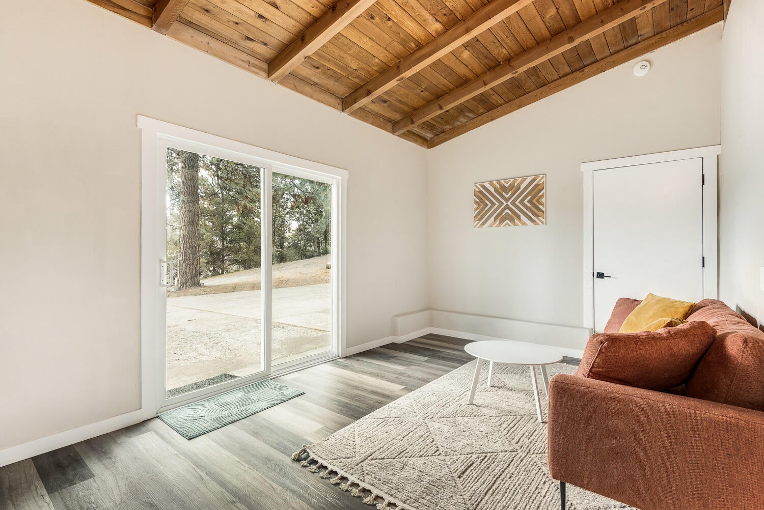 1363 Northeast Bear Creek Road Bend, OR 97702 - Photo 15 of 25 Guest Space w/ separate entrance