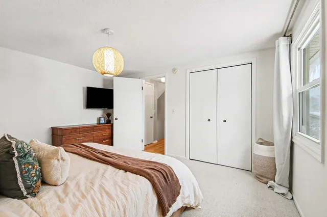 $389,900 | 700 Oakhurst Avenue Northwest, Grand Rapids, MI 49504