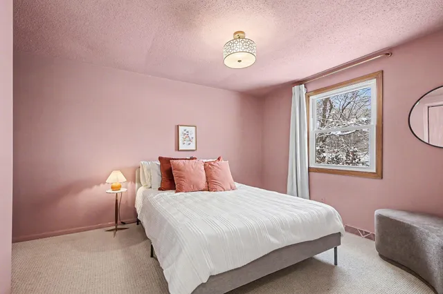 $389,900 | 700 Oakhurst Avenue Northwest, Grand Rapids, MI 49504