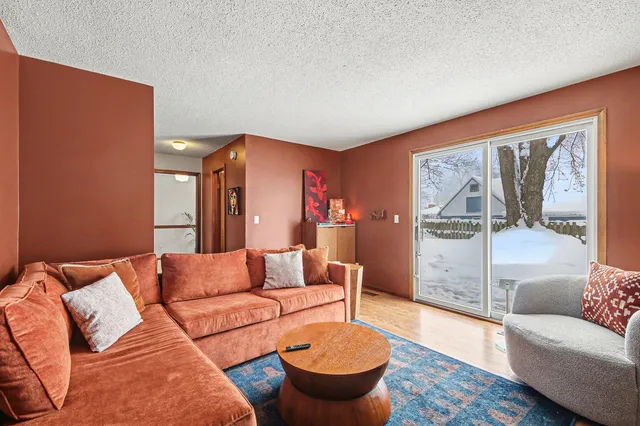 $389,900 | 700 Oakhurst Avenue Northwest, Grand Rapids, MI 49504