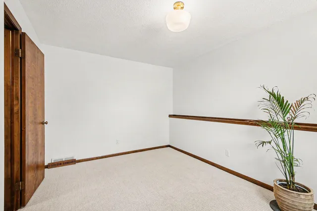 $389,900 | 700 Oakhurst Avenue Northwest, Grand Rapids, MI 49504