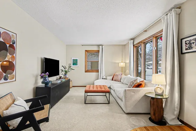 $389,900 | 700 Oakhurst Avenue Northwest, Grand Rapids, MI 49504