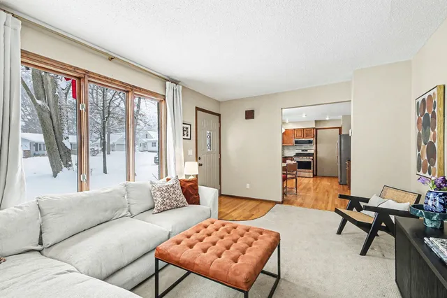 $389,900 | 700 Oakhurst Avenue Northwest, Grand Rapids, MI 49504