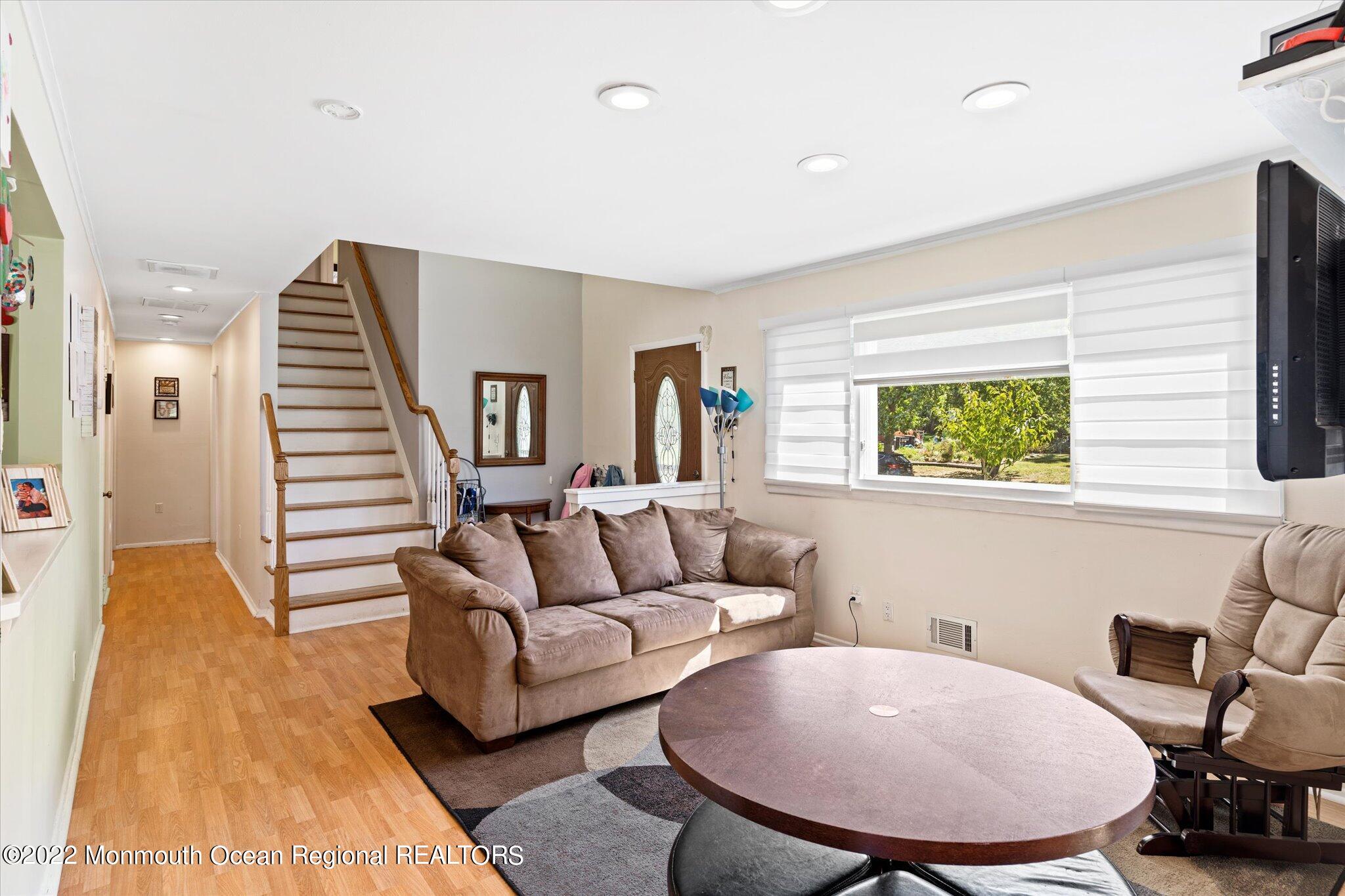 2 Sunset Drive Howell, NJ 07731 - Photo 8 of 41 08-2_Sunset_Drive-8