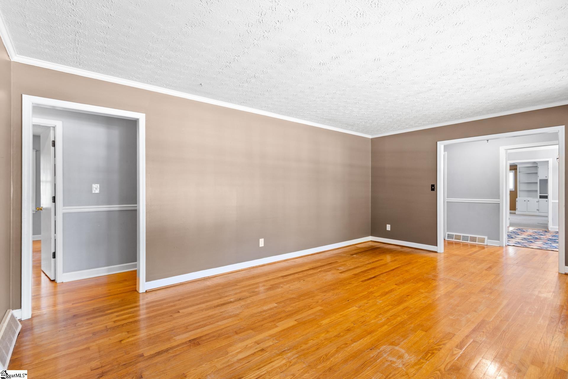 100 Sumter Street Clinton, SC 29325 - Photo 4 of 44