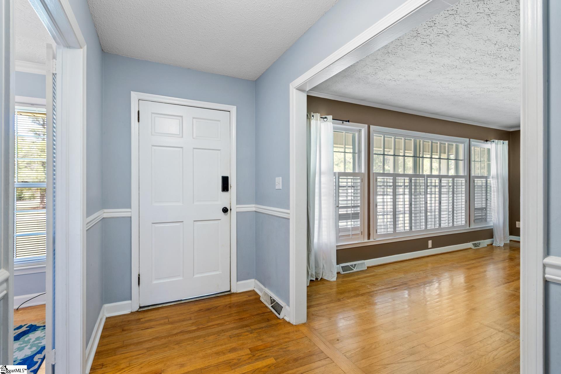 100 Sumter Street Clinton, SC 29325 - Photo 6 of 44