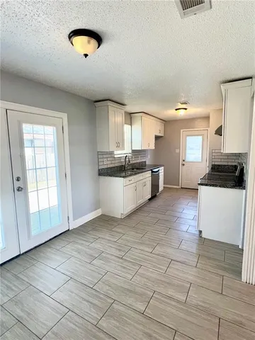 $1,900 | 3100 Havenwood Drive, Harvey, LA 70058