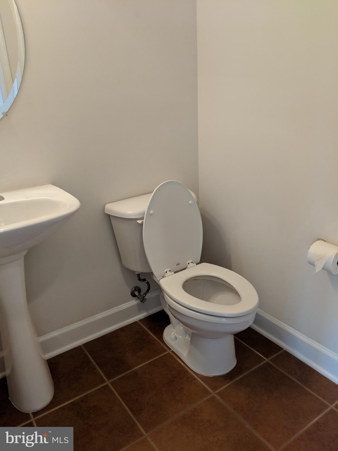 9247 Laurel Ridge Crossing Road Lorton, VA 22079 - Photo 7 of 26 Manifold Half bath
