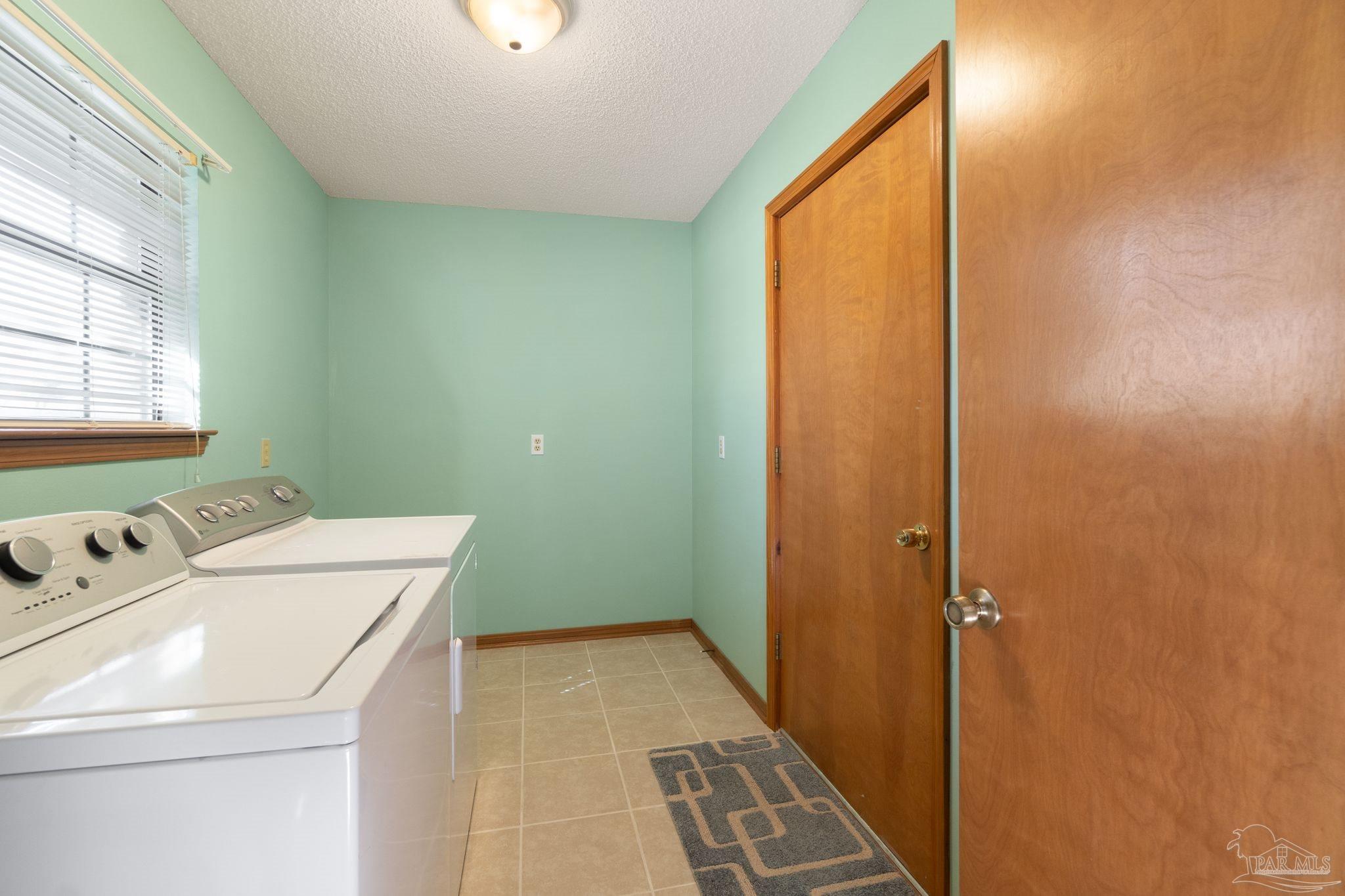 6831 Frank Reeder Road Pensacola, FL 32526 - Photo 13 of 26 Gallery Image 13