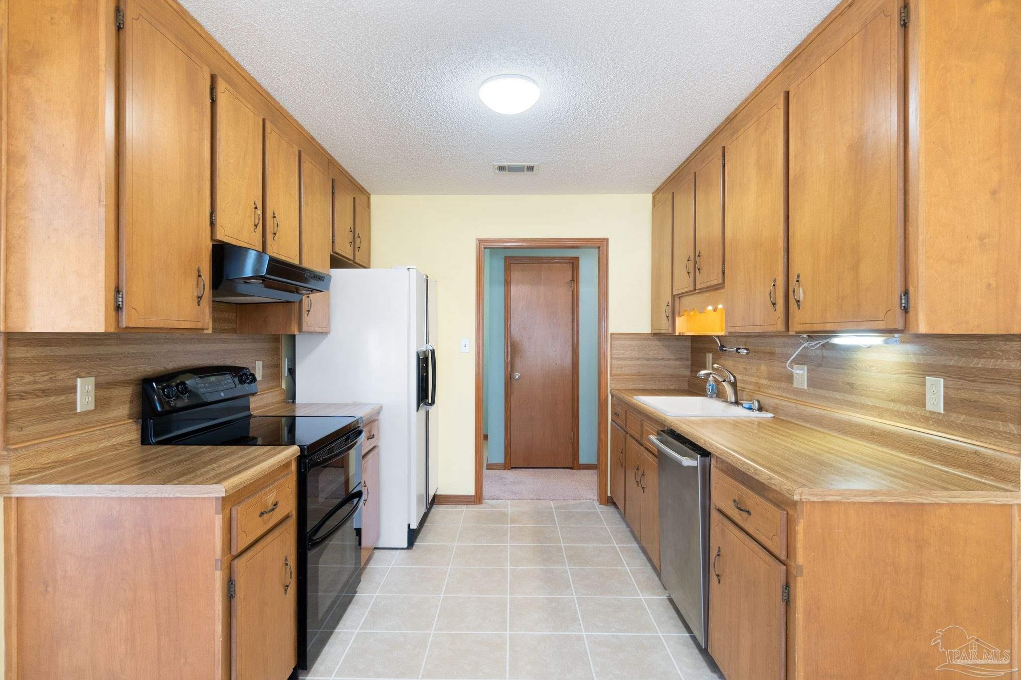 6831 Frank Reeder Road Pensacola, FL 32526 - Photo 3 of 26 Gallery Image 3