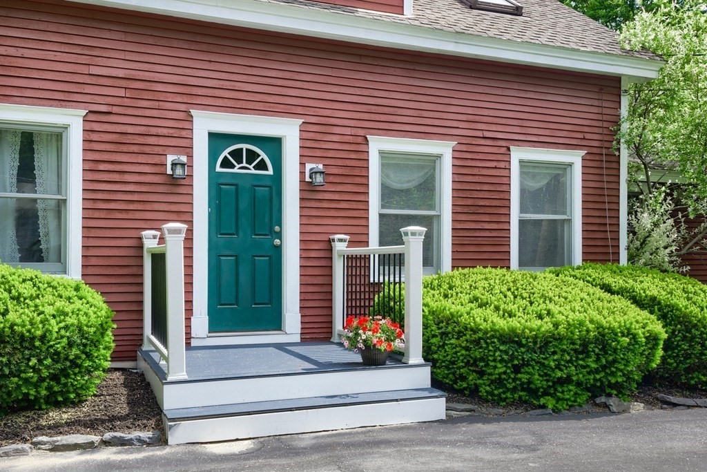 287 Princeton Road Sterling, MA 01564 - Photo 2 of 36
