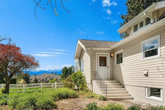 $1,350,000 | 25443 Pioneer Way Northwest, Poulsbo, WA 98370