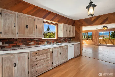 $1,350,000 | 25443 Pioneer Way Northwest, Poulsbo, WA 98370
