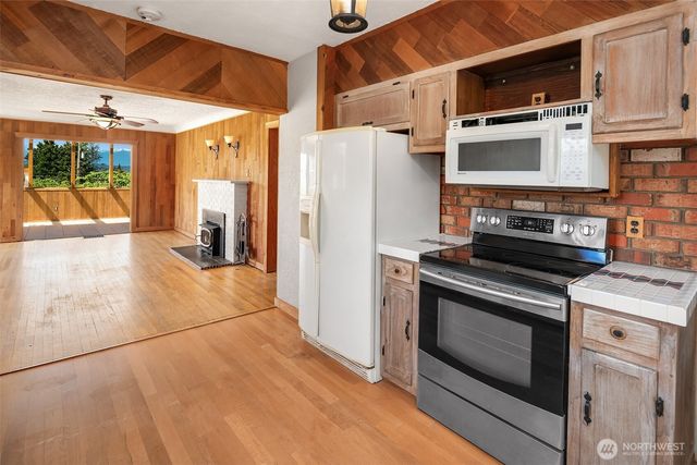 $1,350,000 | 25443 Pioneer Way Northwest, Poulsbo, WA 98370