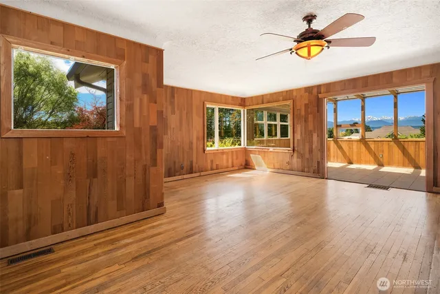 $1,350,000 | 25443 Pioneer Way Northwest, Poulsbo, WA 98370